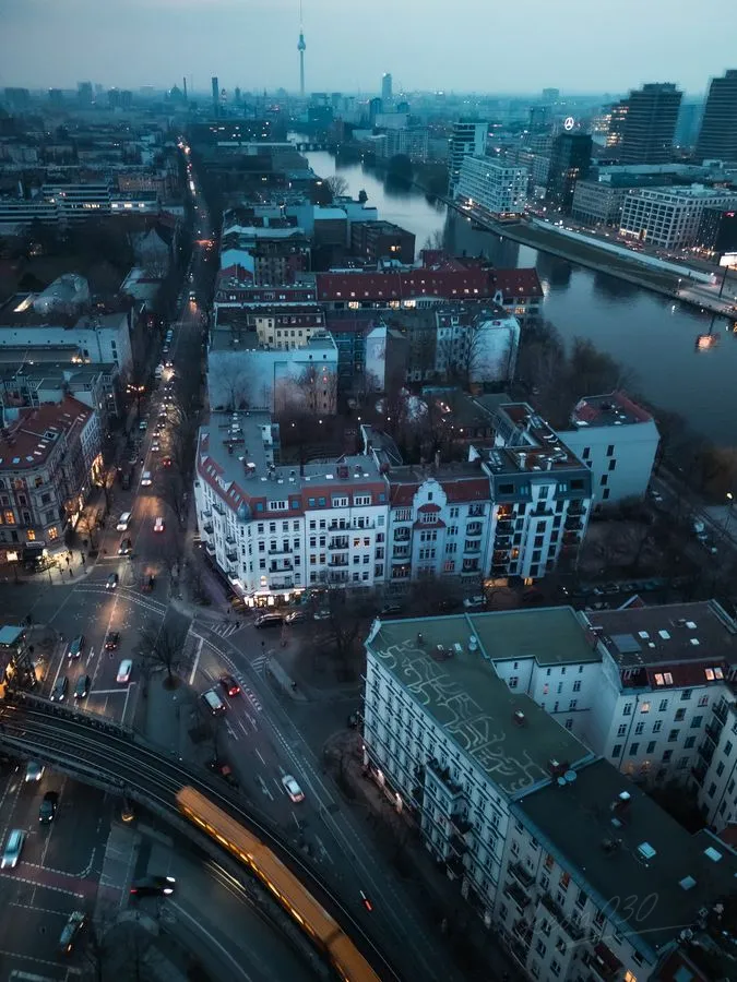 Über der Spree · Blaue Stunde
