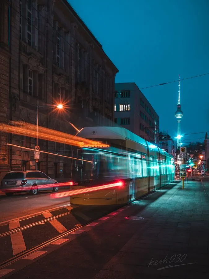Linie 12 · Am Kupfergraben · Blaue Stunde